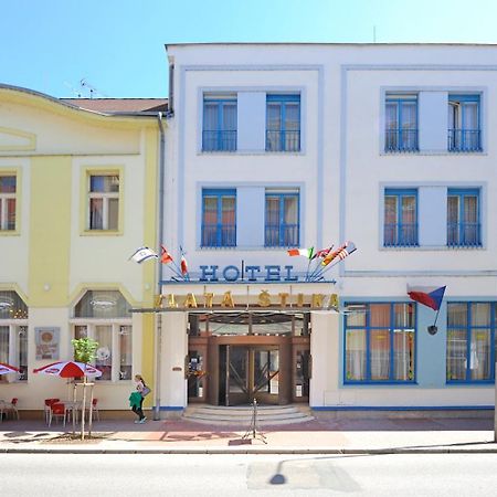 兹拉塔斯提卡酒店 帕尔杜比采 外观 照片