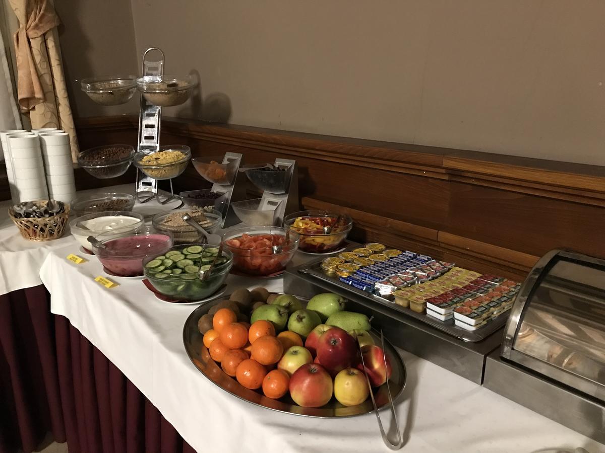 兹拉塔斯提卡酒店 帕尔杜比采 外观 照片